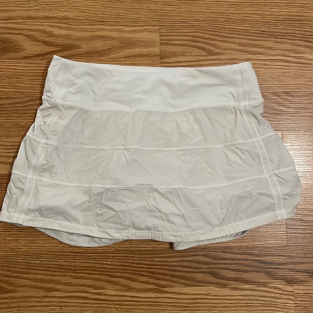 Lululemon white pace rival mid rise skirt size 4 (shorter version)